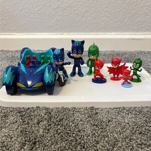 PJ Masks Action Figure Set with Blue Cat-Car